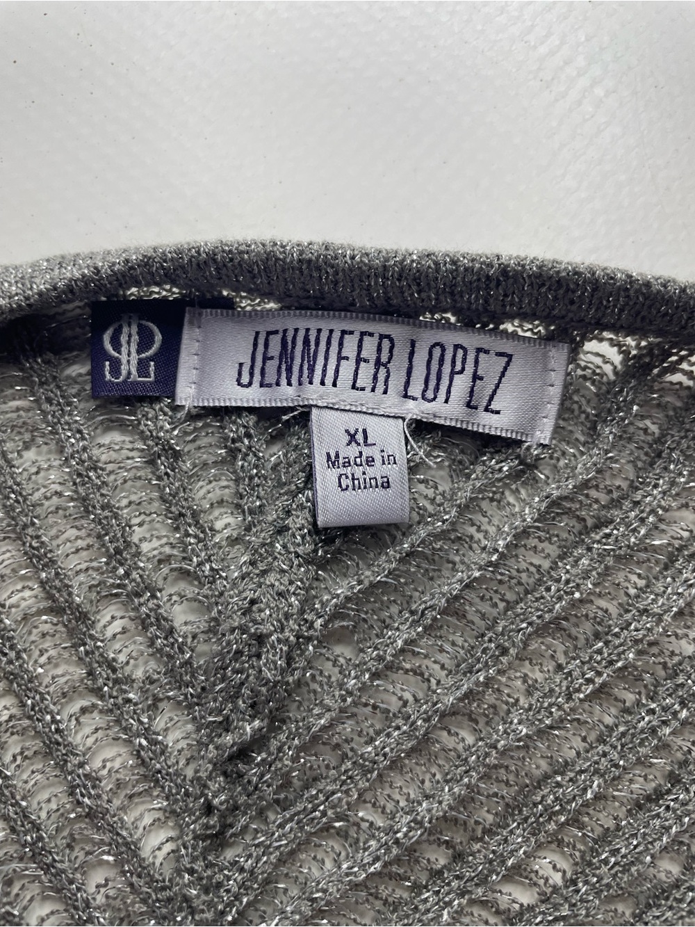 Jennifer Lopez Metallic Gray V-Neck Knit Sweater Oversized - Picture 2 of 8